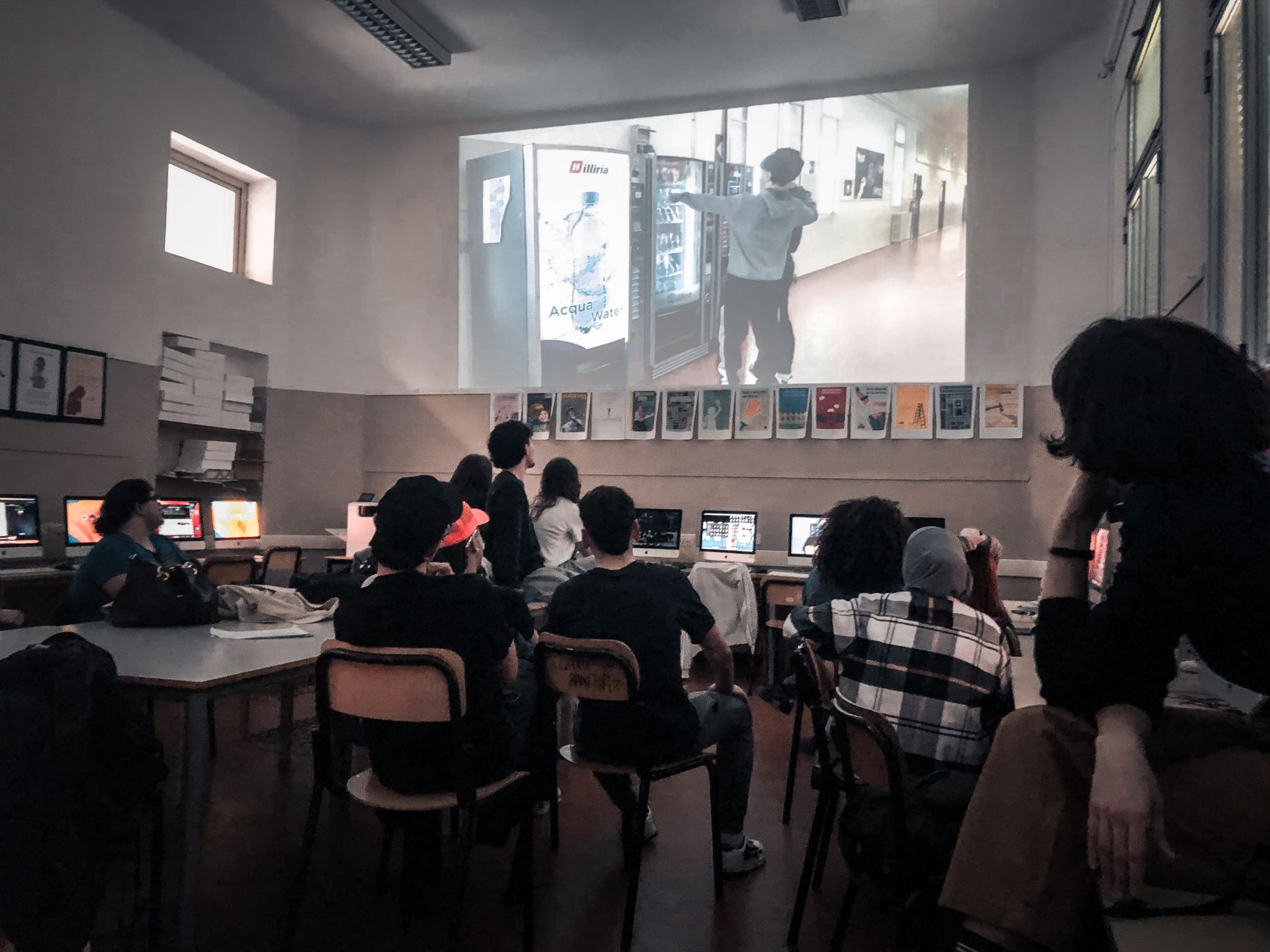 Laboratori 1746385616187
